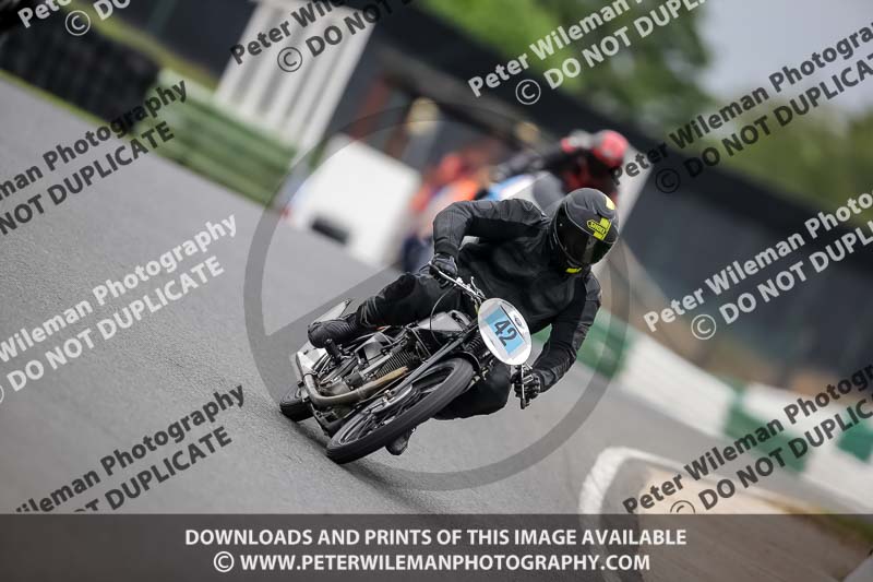 Vintage motorcycle club;eventdigitalimages;mallory park;mallory park trackday photographs;no limits trackdays;peter wileman photography;trackday digital images;trackday photos;vmcc festival 1000 bikes photographs